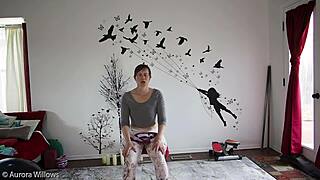 MILF Wife's Small Natural Tits Bounce In Ass-Focused Yoga Fetish Lesson