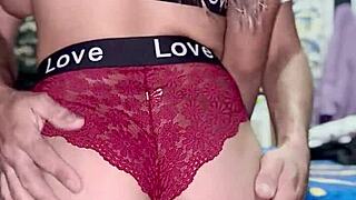 uni student pops into my room for a casual hangout