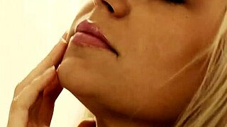 Blonde Bombshell Dido Fingers Shaved Pussy on Thelifeerotic!