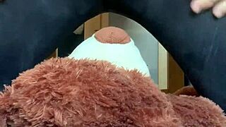 wanna see me facesit mr bear right through these tight jeans?