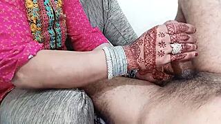 Muslim Mistress Dirty Talks Servant into Handjob Massage in Hindi