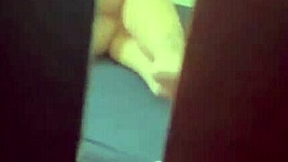 passei a mão na meia-irmã e fodi ela forte firegreen2