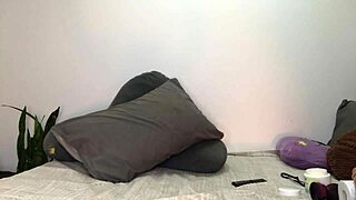 Emo latina nerd spreads huge ass for first dildo asshole masturbation