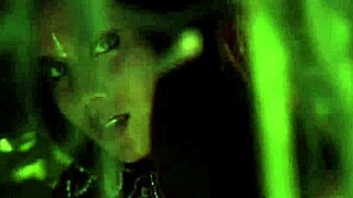 WOW! Beautiful Indian milf seduces with hot dance shaking her mature curves!