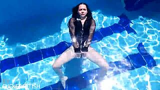 Skinny brunette latina jessica bunny in latex suit dives for underwater pussy ass play