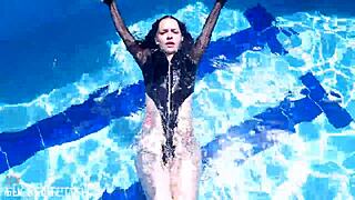 Skinny brunette latina jessica bunny in latex suit dives for underwater pussy ass play