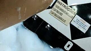 Na Banheira Do Motel, Morena Gaucha Hot Masturbates Wildly To Orgasm On Giant Dildo