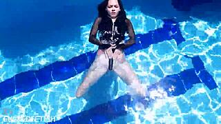 Skinny brunette latina jessica bunny in latex suit dives for underwater pussy ass play