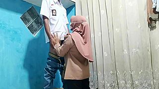 Student Siwa gets fucked doggystyle by teacher after school!