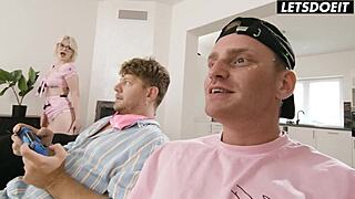 Stepbros Double Team Eliz Benson Big Dick Dorm Creampie Threesome