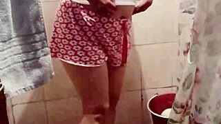 Descriptive Latina Housewife Auroraestelar urinates and masturbates in shower bath