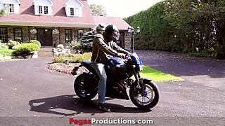 vyxen steel squirts outdoors as quebec pornstar with massive tits