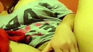 Tall big ass british amateur fingers hairy pussy moaning loudly