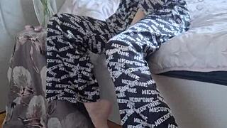 Elza's Nylon Tights Ignite Wild Ass Worship Fetish Explosion!