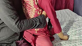 Desi bhabhi's armpit ass play at friend's wedding turns dirty