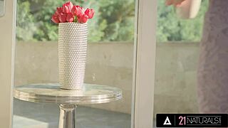 perfect blonde lisi kitty bends over for big cock in her tight asshole