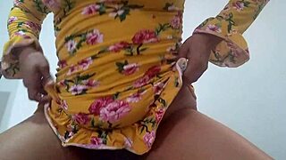 Juicy Latina Gapes Big Pussy Lips Solo Masturbating To Squirting Creampie