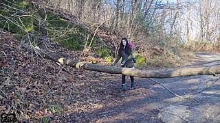 ITALIANA A PECORINA IN LOCATION ABBANDONATA WITH HUGE COCK HUSBAND FILMS SKINNY WIFE