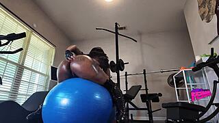 i finally scored delivering packages and hot pussy too