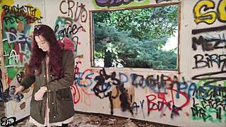 ITALIANA A PECORINA IN LOCATION ABBANDONATA WITH HUGE COCK HUSBAND FILMS SKINNY WIFE