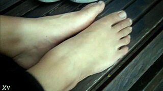 i luv filipino girl's toes