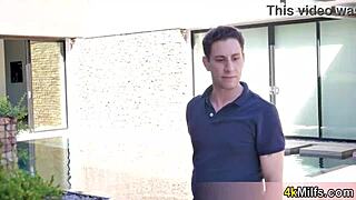 squirter milf anna bell peaks explodes from rough fingering fuck