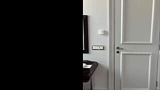 Vanessa Alessia Max Felicitas Amateur Footjob Frenzy!