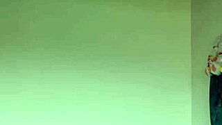 Squirt chorros explode from sexy girl's big pussy.