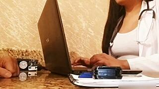 médica julia bends over for juicy pussy doggystyle pounding in consulta