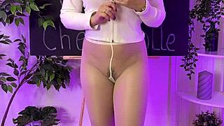 minimi diamante pantyhose looks so sexy in club