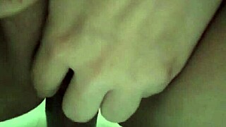 corno marido filma enteado devorando esposa safada no cio familiar!