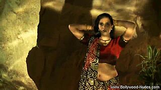uh girl from those erotic oriental lands... so hot solo play