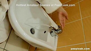 Curvy Webcam Babe Fingers Shaved Pussy with Big Natural Tits