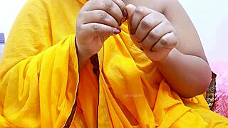 Indian desi aunty shows off her huge bouncy boobs