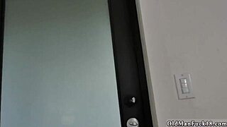 Skinny brunette teaches teen squirting in hd amateur lesson