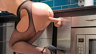 MASTURBATION? NO, CREAMPIE PUSSY WINS!