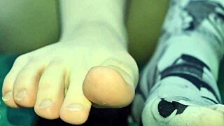 you sneak into stepsis's room at night for asmr feet joi toe play fun