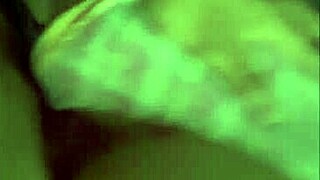 la secretaria putita se deja follar por el jefe por un aumento de sueldo