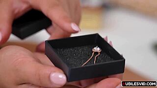 discover sarah taylor and scarlett alexis igniting christmas with milf lessons