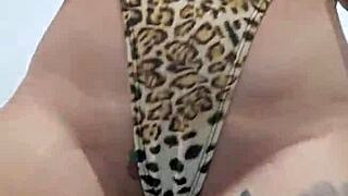T� Com Muito Tes�o? Goza Nos Meus Peitos E Axilas Agora!