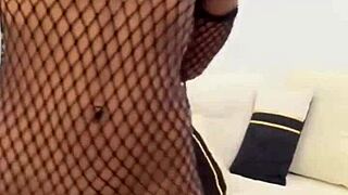 Morenita Linda Shakes Juicy Coño Open Ass