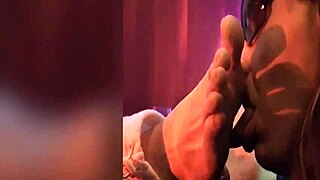 worshiping her man's feet feels so damn good