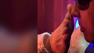 worshiping her man's feet feels so damn good
