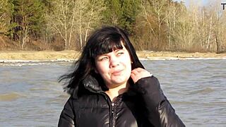 i smoke cig showing shaved pussy dildo tits outdoor fetish