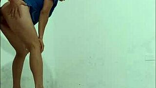 🧹cleaner seduced by horny nurse puts on condom fucks her standing in hospital halls!