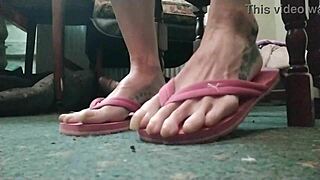 Huge exotic curvy feet with long sexy talons in flip flops toes spread wide