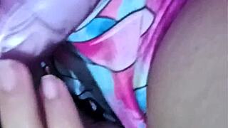 mi vecino, quieres ver como meneo mis tetotas y mi coño mojado?