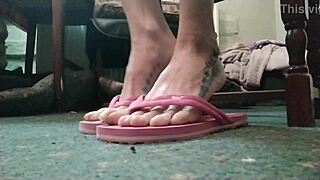 Huge exotic curvy feet with long sexy talons in flip flops toes spread wide