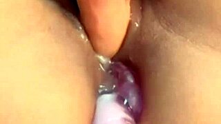 Watch roseredvip hit real orgasm with her soaking wet pussy spread wide open.