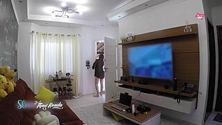 damn, this hot wife steps out steamy just to flirt with delivery guy